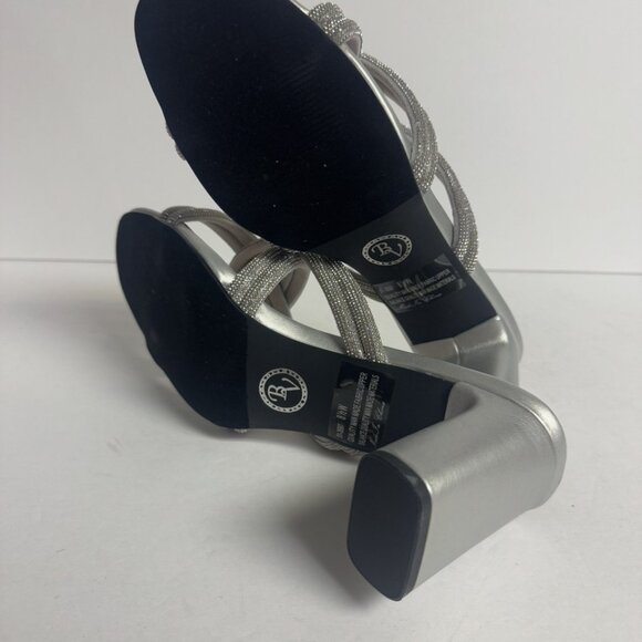 Bella Vita Women’s Carmen Sandal Silver Size 8.5W - Picture 5 of 6